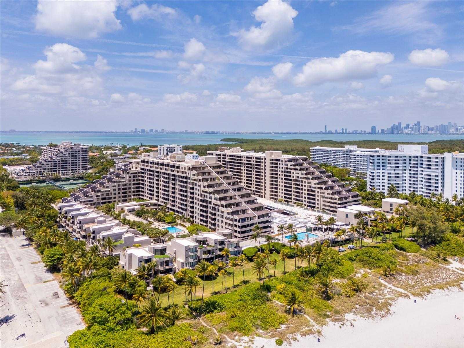 Small Image of 201 CRANDON BLVD #333, Key Biscayne Number 49