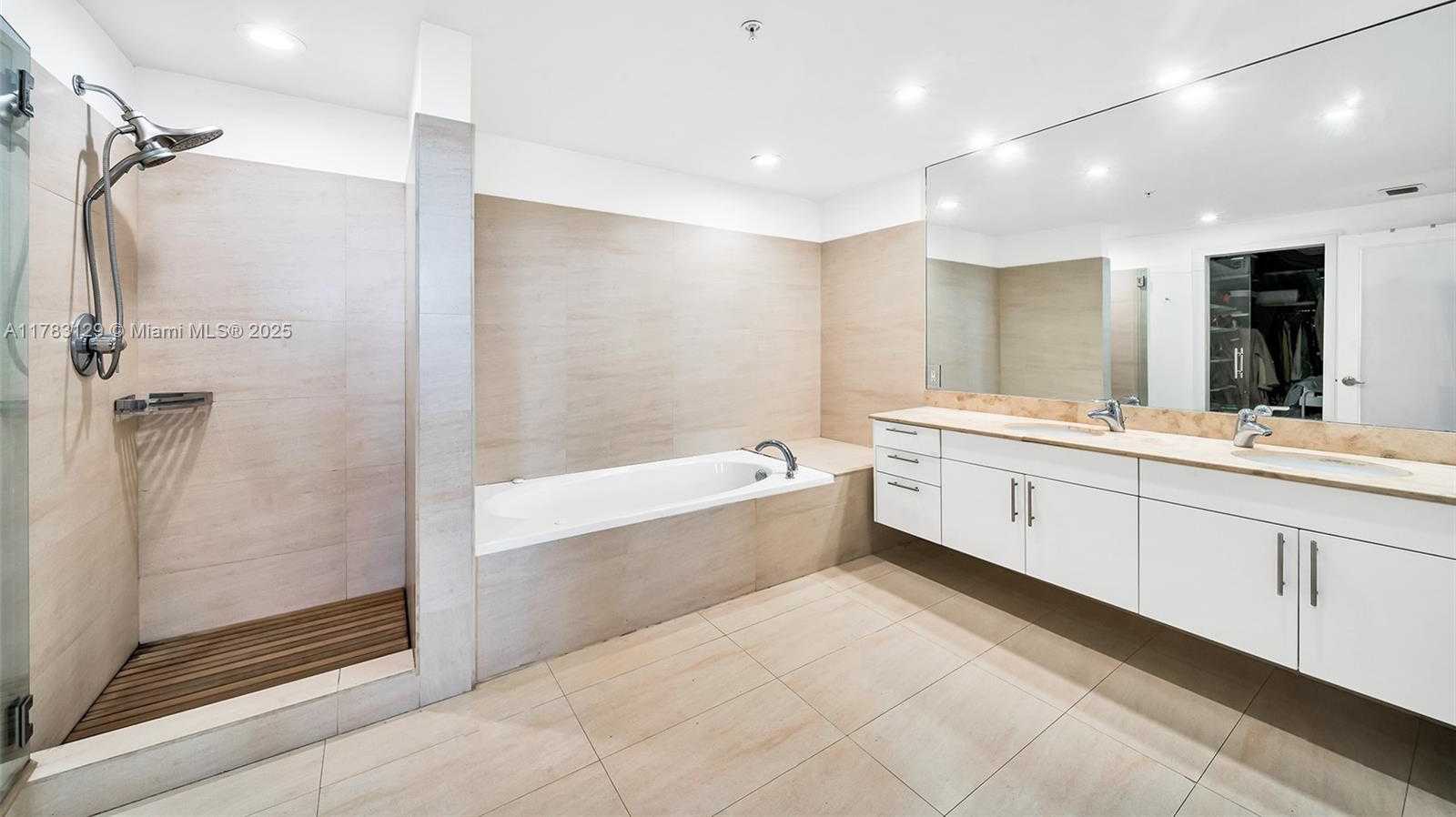 Small Image of 7929 WEST DR #1501, North Bay Village Number 17