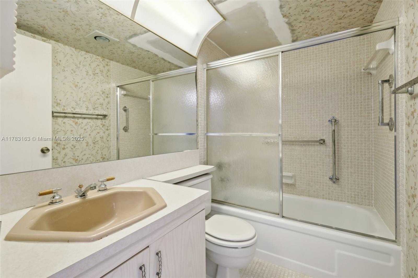 Small Image of 2052 EXETER C, Boca Raton Number 12