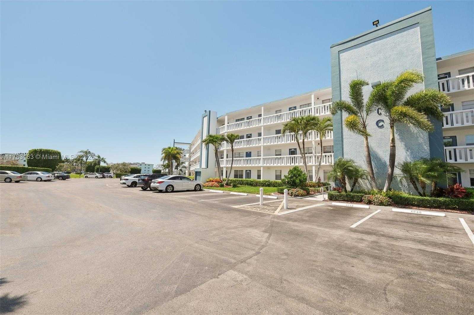 Small Image of 2052 EXETER C, Boca Raton Number 25
