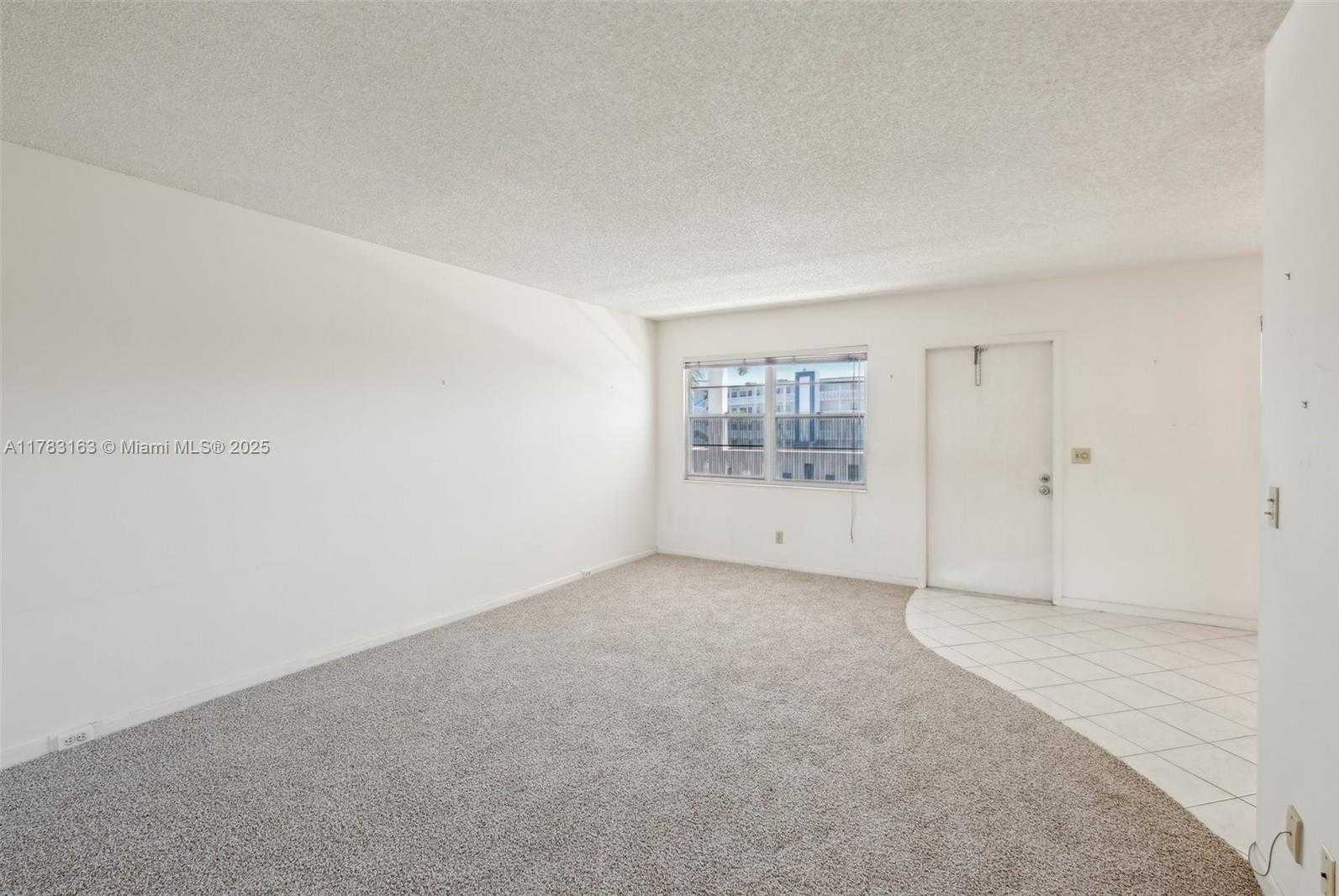 Small Image of 2052 EXETER C, Boca Raton Number 4