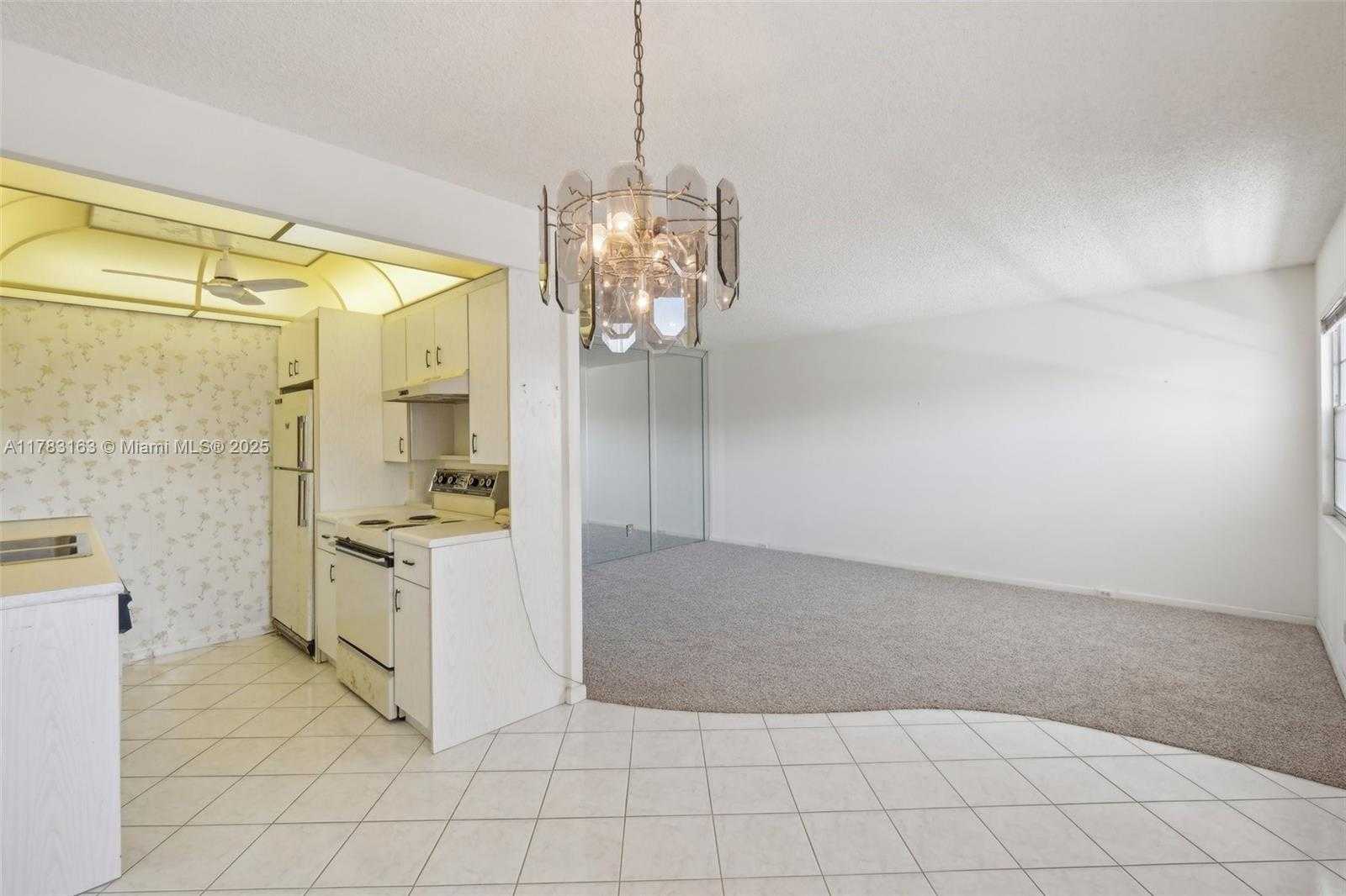Small Image of 2052 EXETER C, Boca Raton Number 7