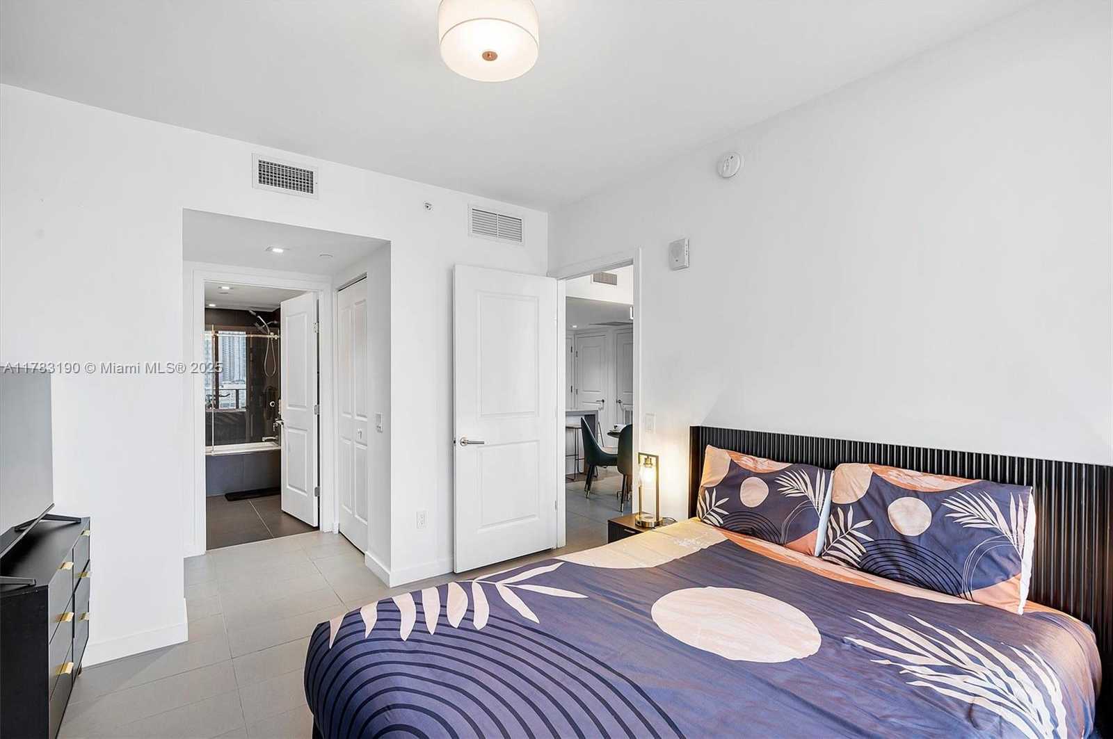 Small Image of 1600 NORTH EAST 1ST AVE #1208, Miami Number 19