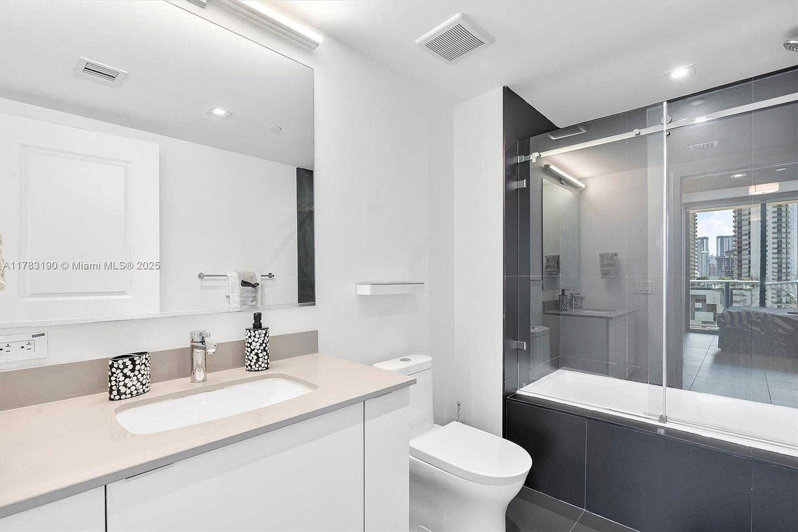 Small Image of 1600 NORTH EAST 1ST AVE #1208, Miami Number 20