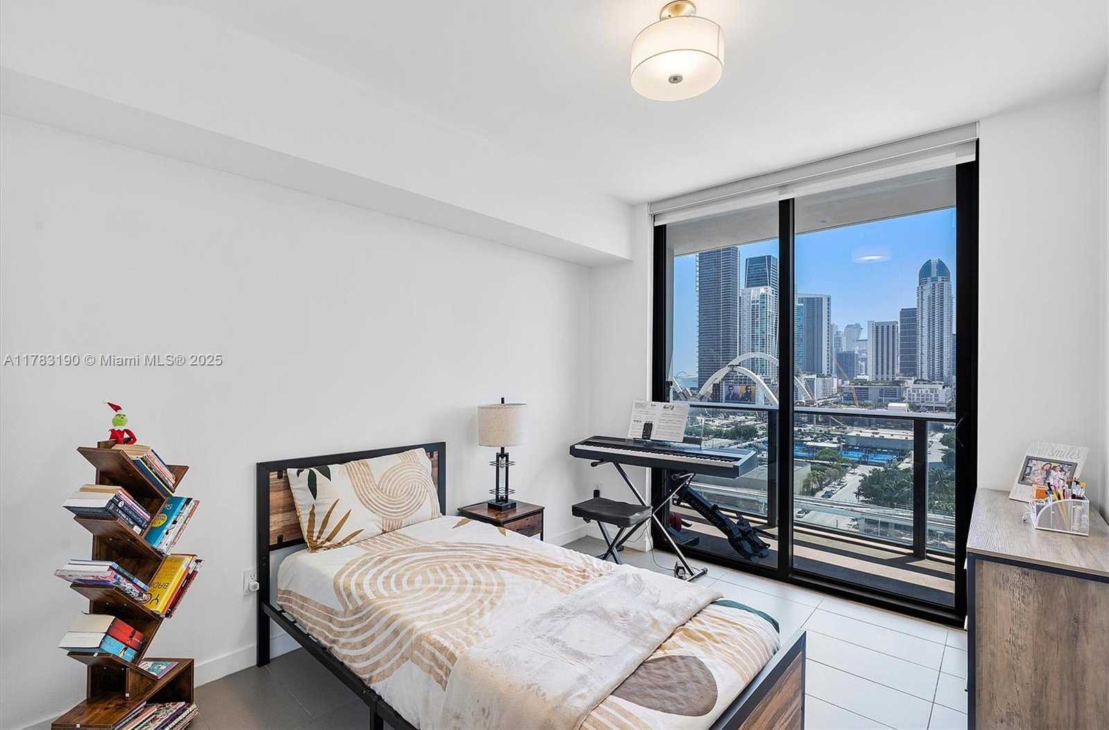 Small Image of 1600 NORTH EAST 1ST AVE #1208, Miami Number 23