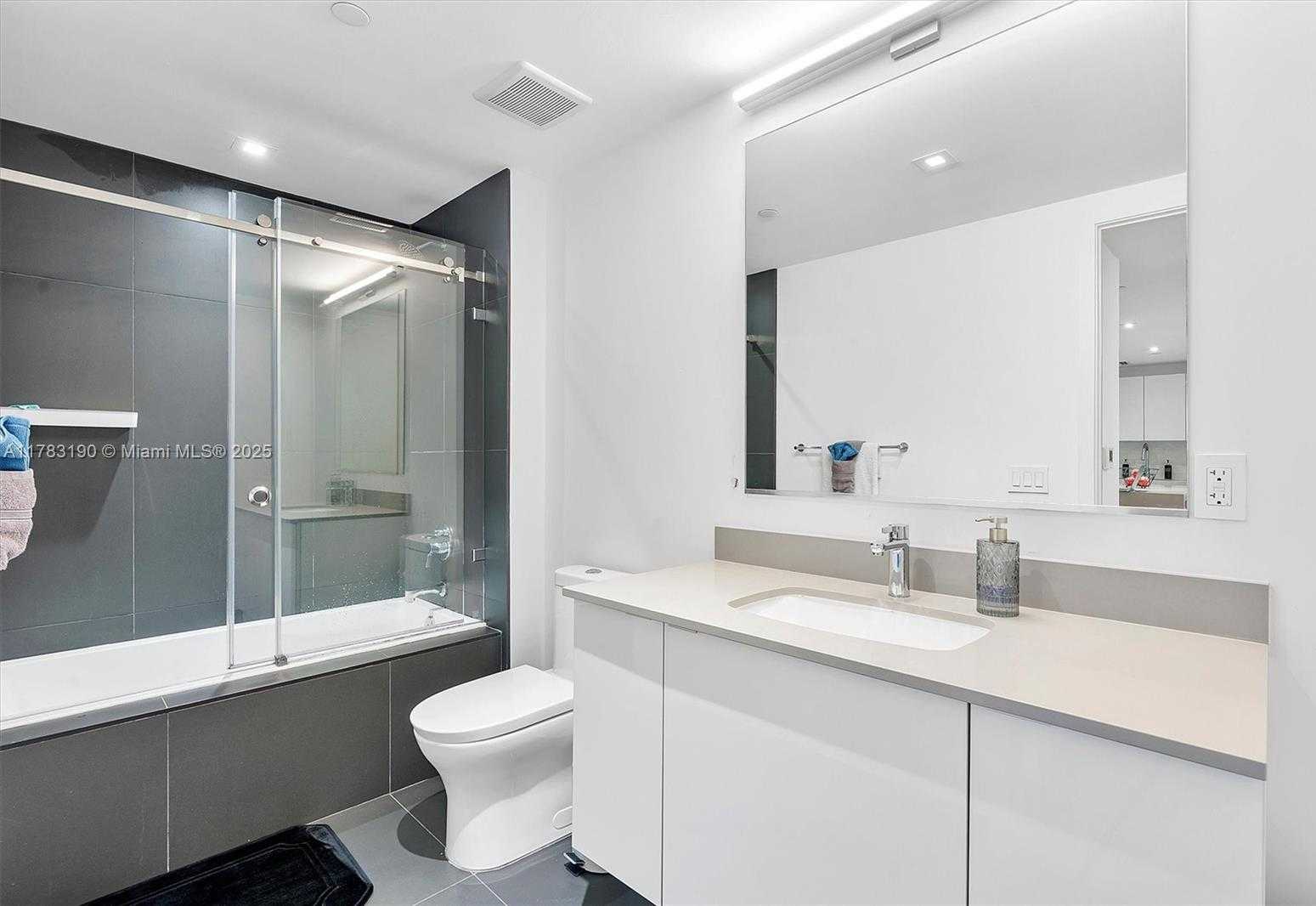 Small Image of 1600 NORTH EAST 1ST AVE #1208, Miami Number 24