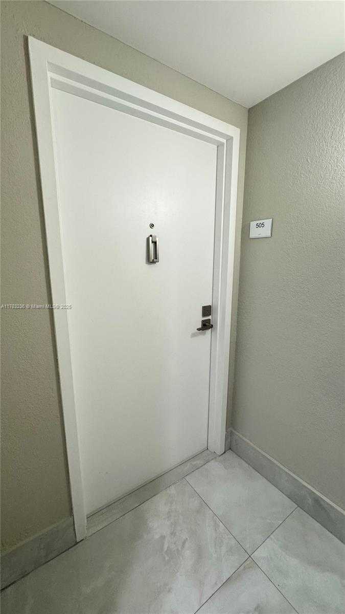 Small Image of 2401 SOUTH OCEAN DR #505, Hollywood Number 2