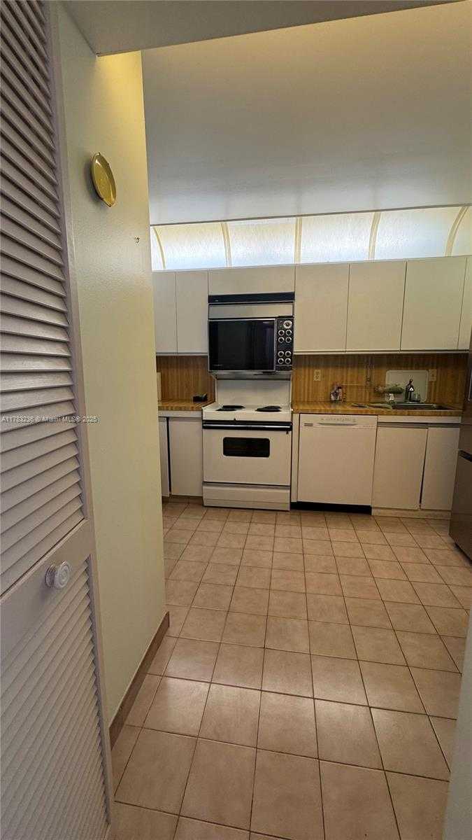Small Image of 2401 SOUTH OCEAN DR #505, Hollywood Number 4