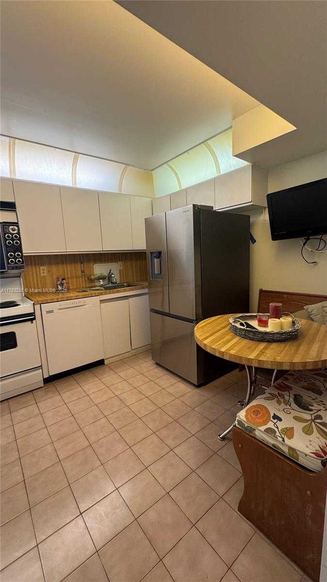 Small Image of 2401 SOUTH OCEAN DR #505, Hollywood Number 5