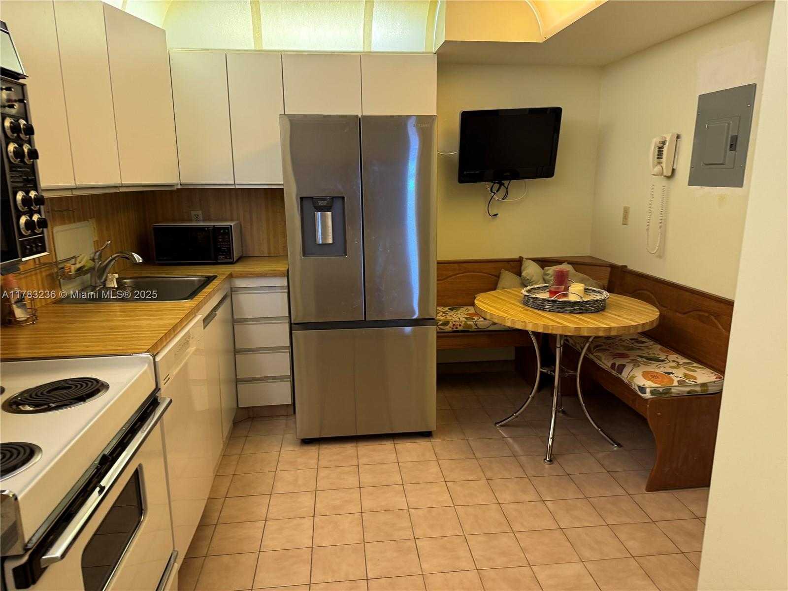 Small Image of 2401 SOUTH OCEAN DR #505, Hollywood Number 6