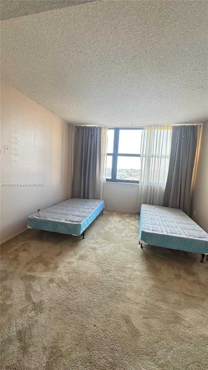 Small Image of 2401 SOUTH OCEAN DR #505, Hollywood Number 9