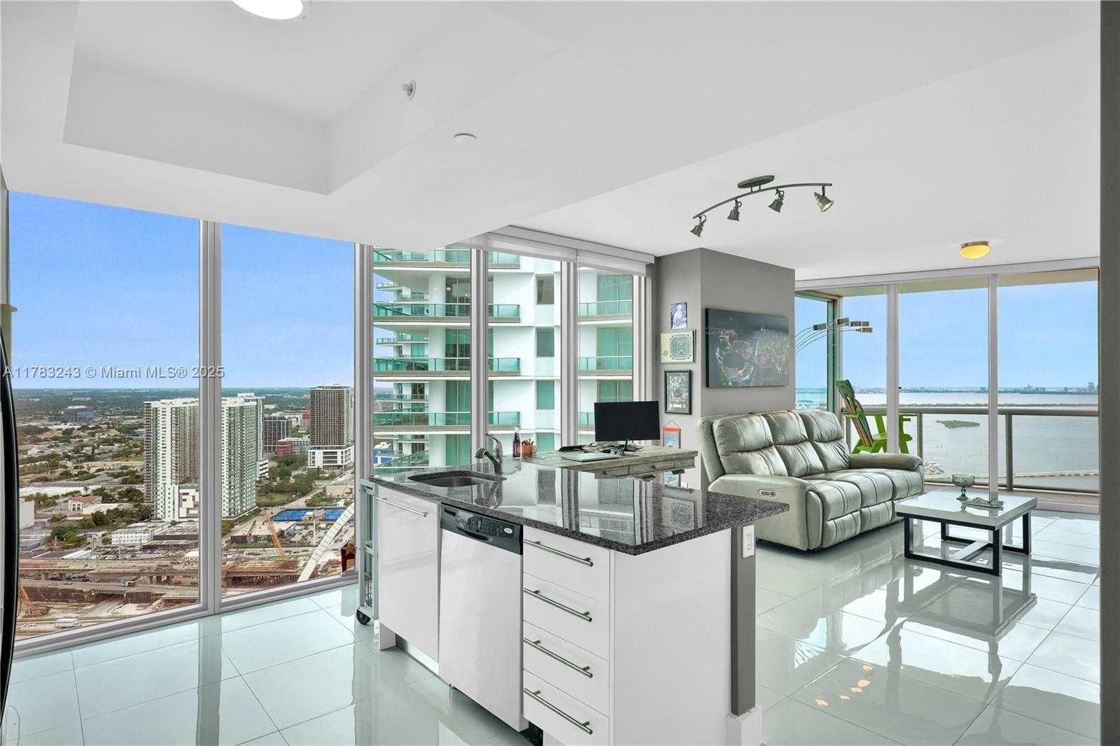 Small Image of 888 BISCAYNE BLVD #4212, Miami Number 12