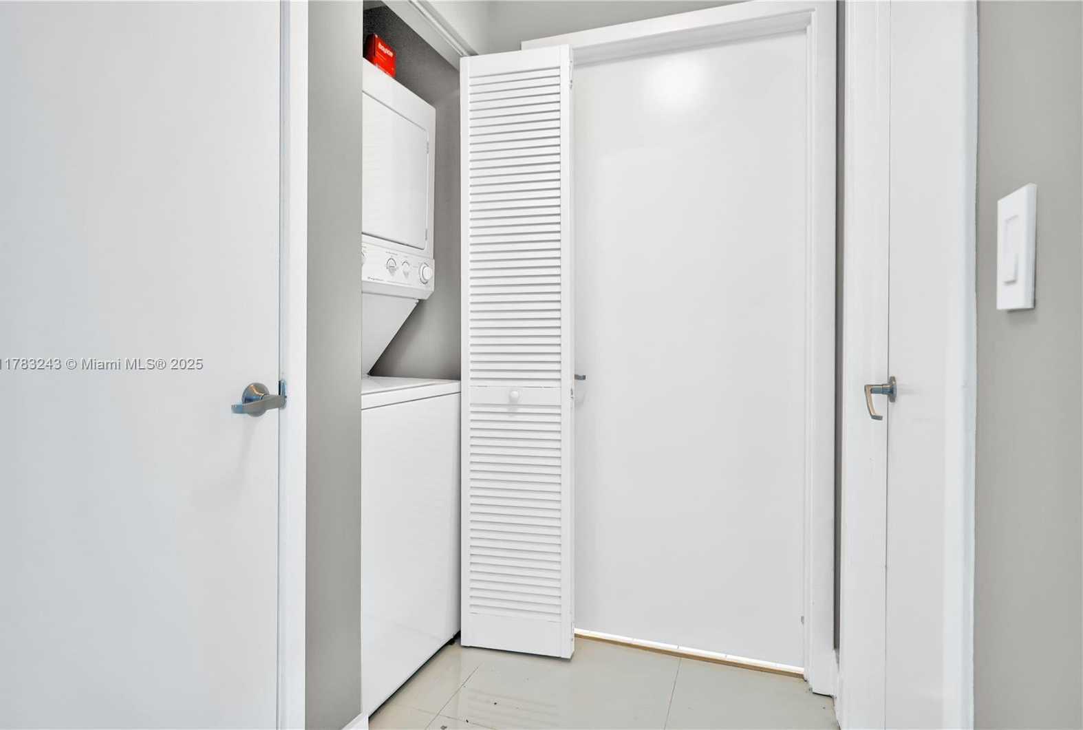 Small Image of 888 BISCAYNE BLVD #4212, Miami Number 25