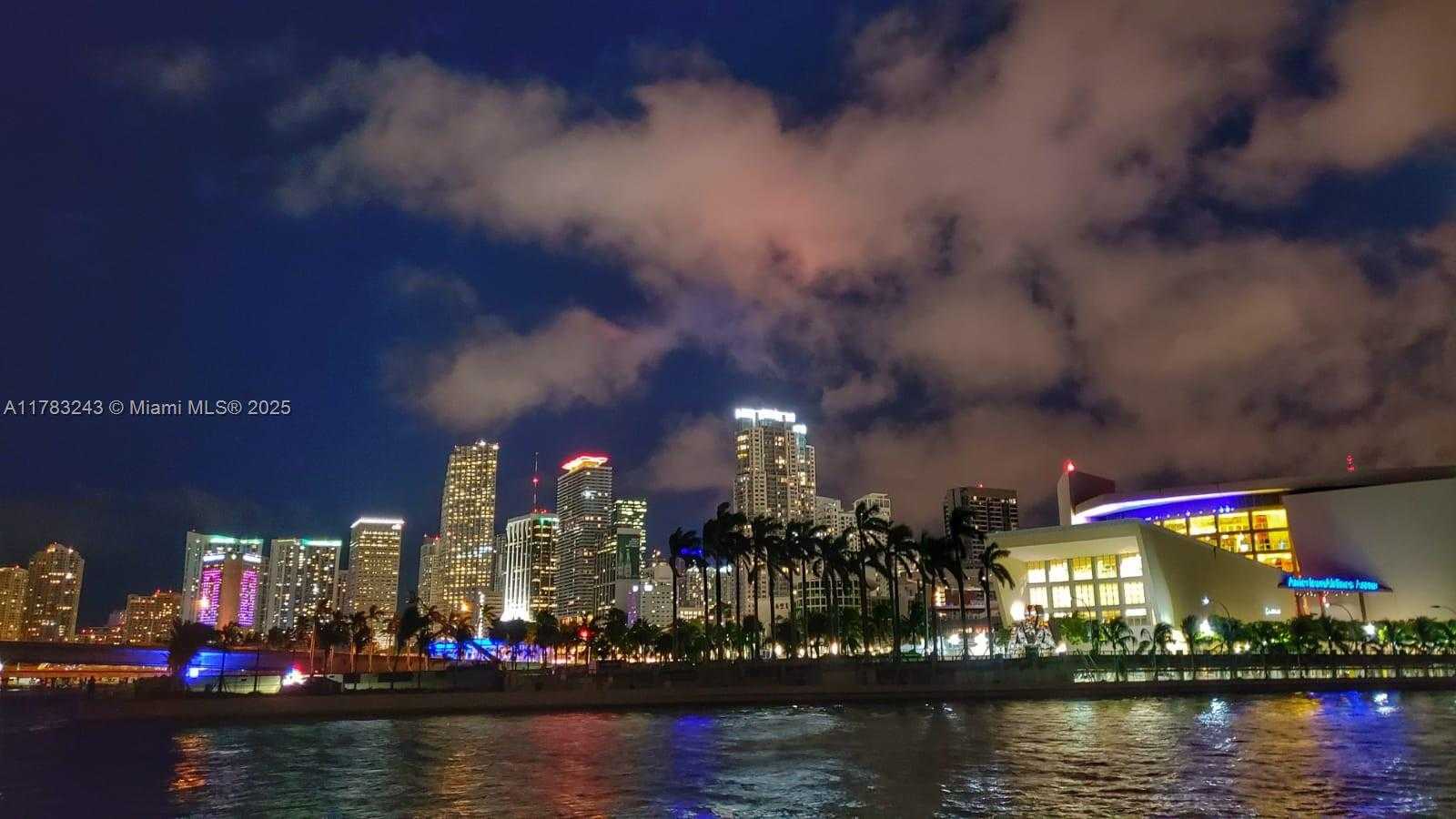 Small Image of 888 BISCAYNE BLVD #4212, Miami Number 26