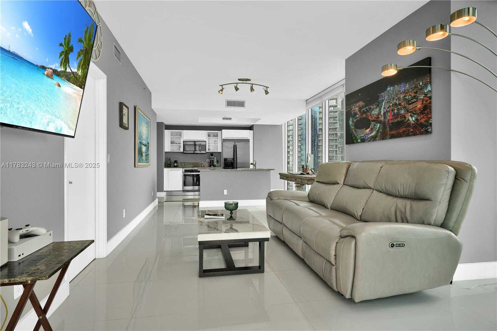 Small Image of 888 BISCAYNE BLVD #4212, Miami Number 6