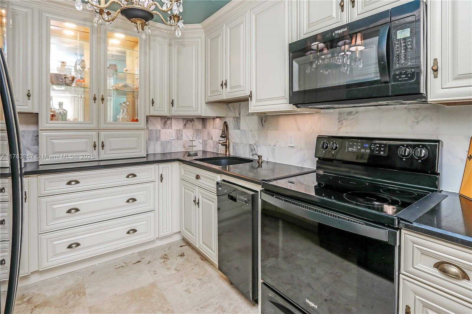 Small Image of 1811 JEFFERSON ST #203, Hollywood Number 2