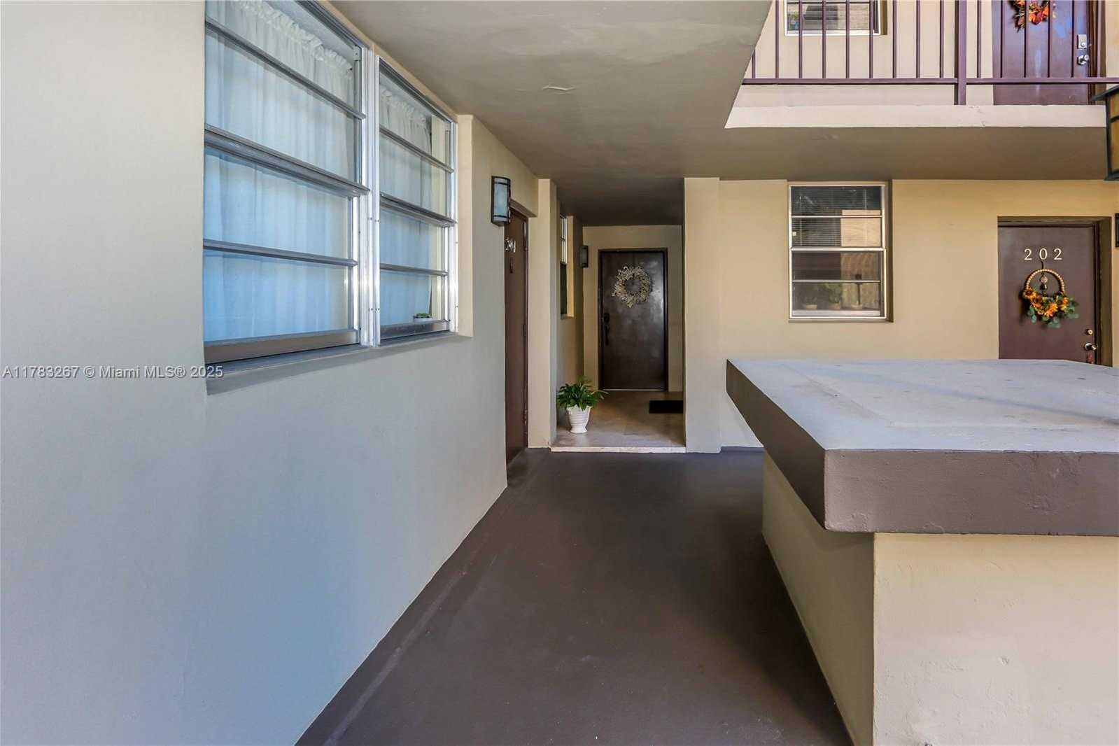 Small Image of 1811 JEFFERSON ST #203, Hollywood Number 24