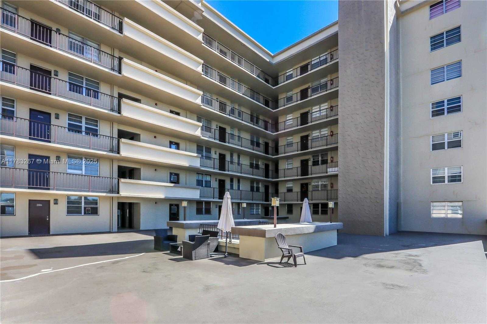 Small Image of 1811 JEFFERSON ST #203, Hollywood Number 28