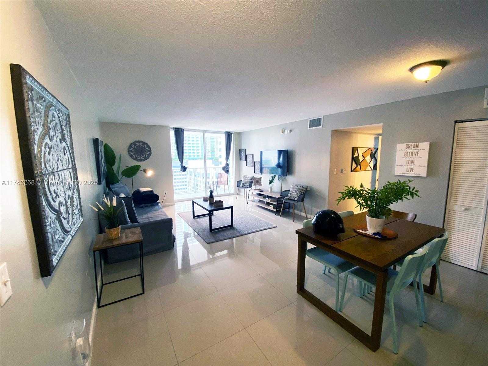 Small Image of 1200 BRICKELL BAY DR #1724, Miami Number 10