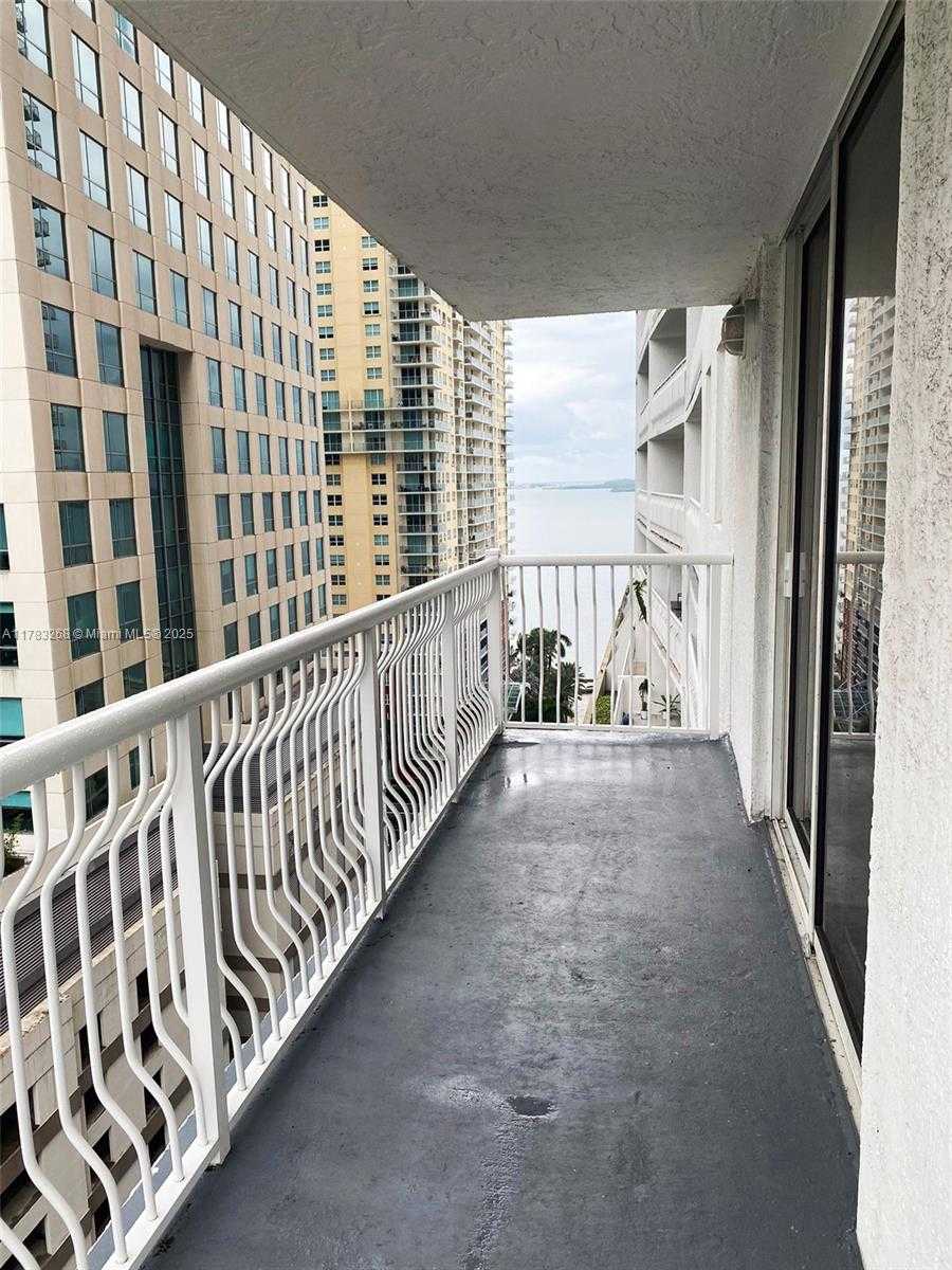 Small Image of 1200 BRICKELL BAY DR #1724, Miami Number 11