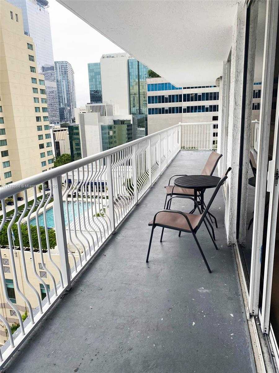 Small Image of 1200 BRICKELL BAY DR #1724, Miami Number 12