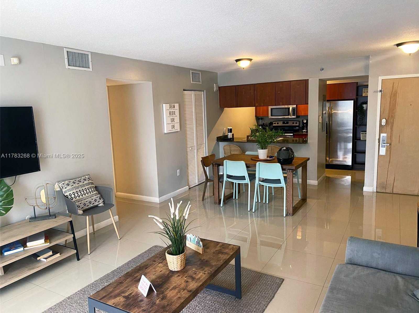 Small Image of 1200 BRICKELL BAY DR #1724, Miami Number 13