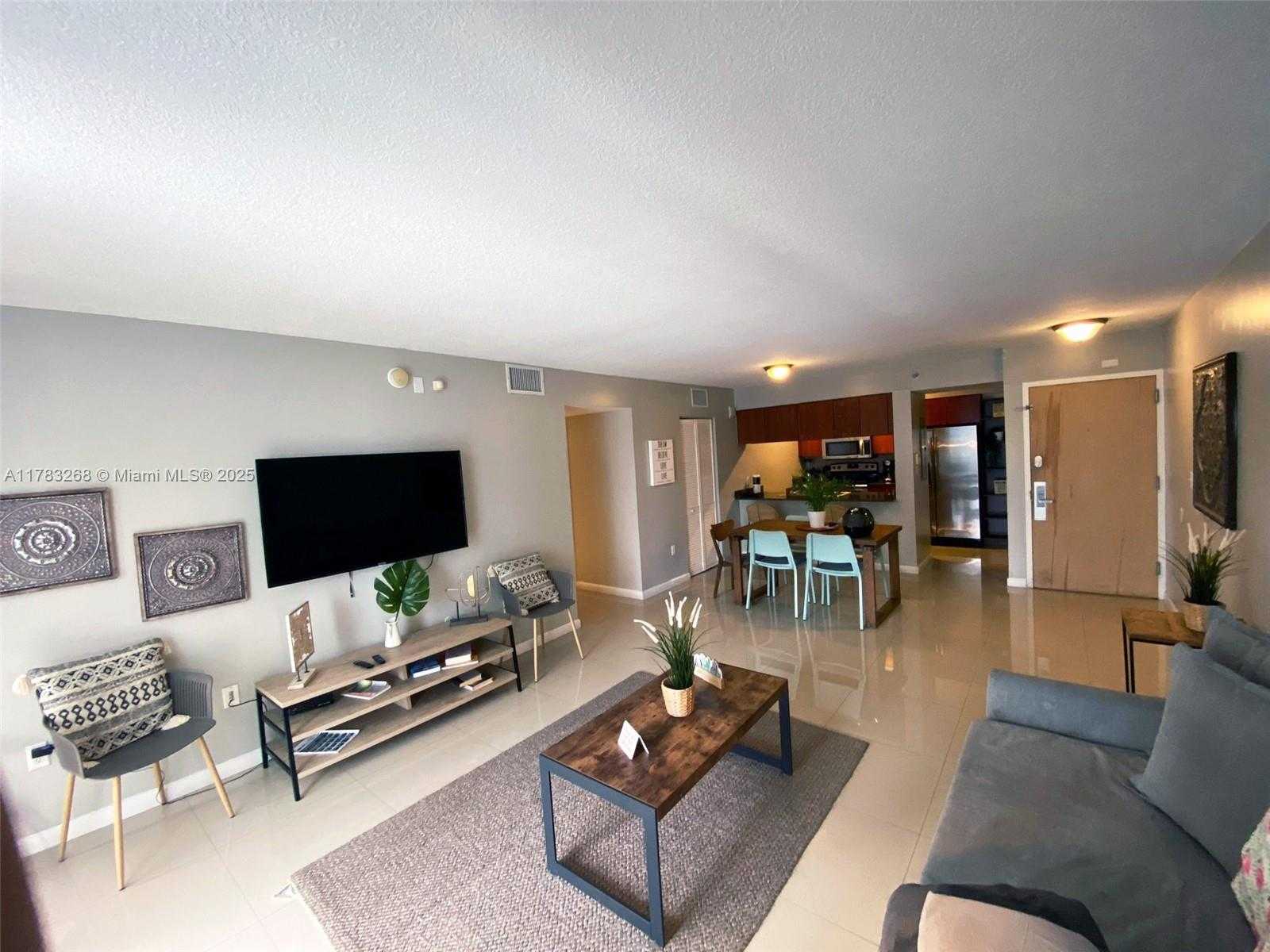Small Image of 1200 BRICKELL BAY DR #1724, Miami Number 15