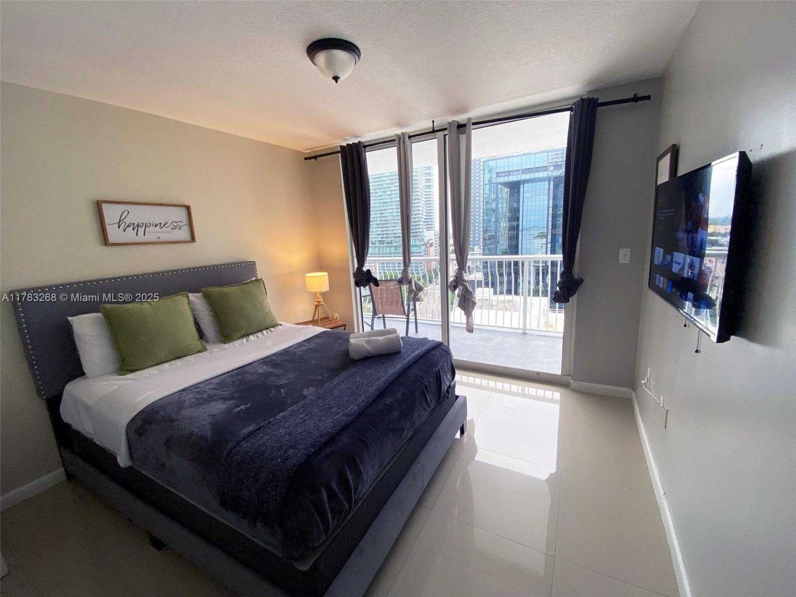 Small Image of 1200 BRICKELL BAY DR #1724, Miami Number 16