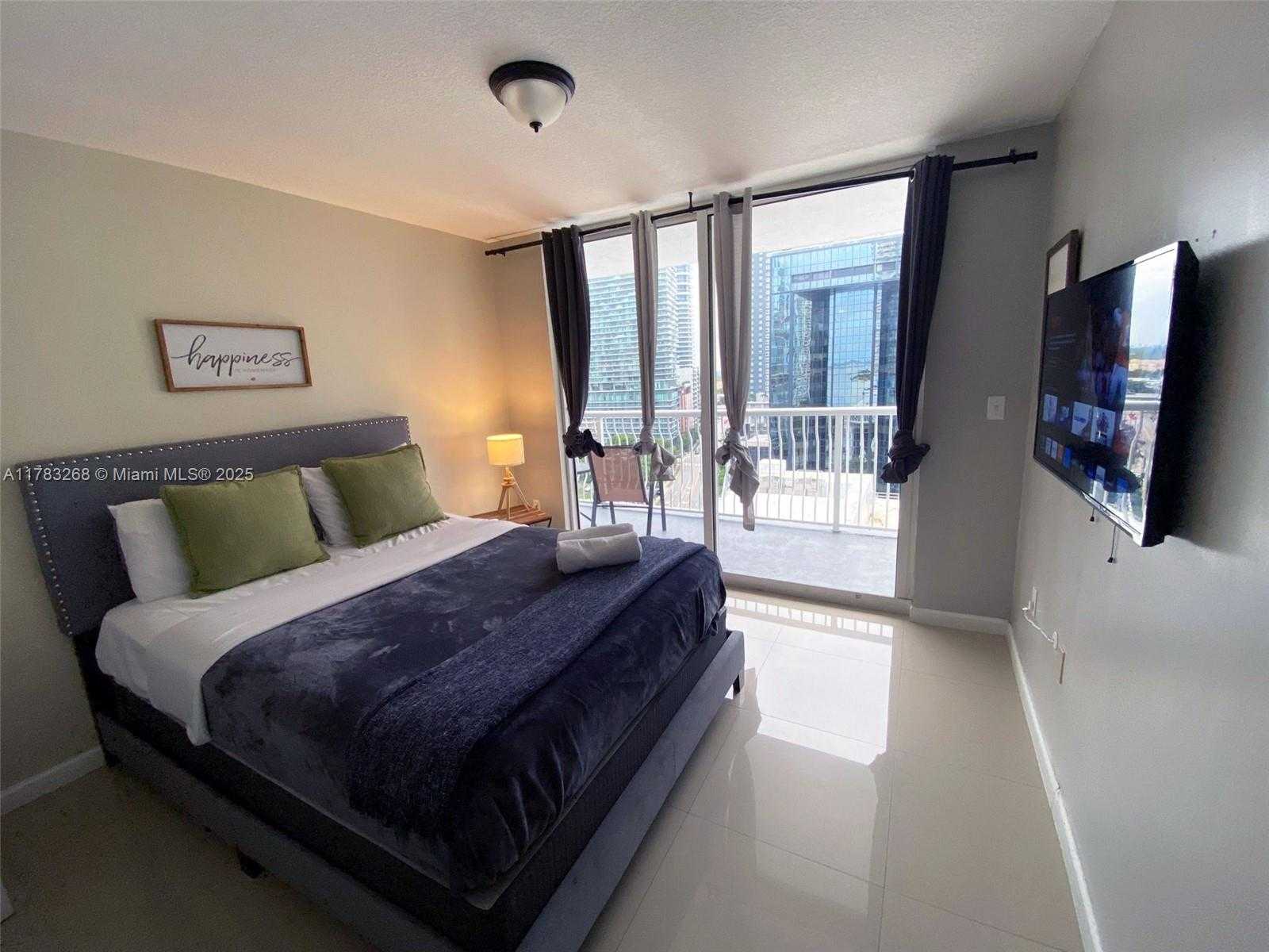 Small Image of 1200 BRICKELL BAY DR #1724, Miami Number 17
