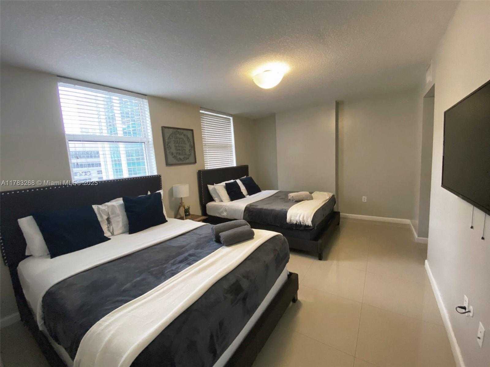 Small Image of 1200 BRICKELL BAY DR #1724, Miami Number 19