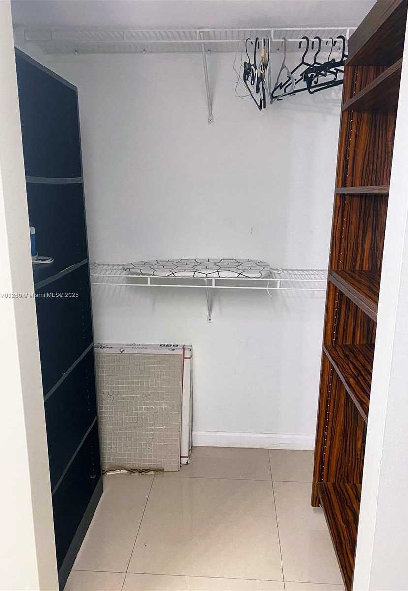 Small Image of 1200 BRICKELL BAY DR #1724, Miami Number 22