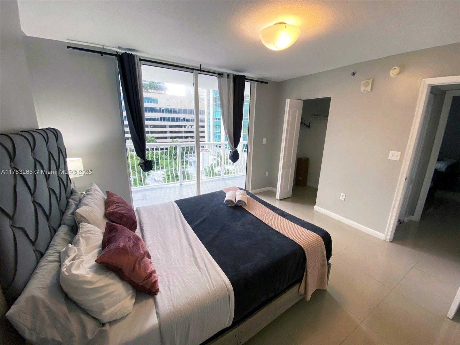 Small Image of 1200 BRICKELL BAY DR #1724, Miami Number 25