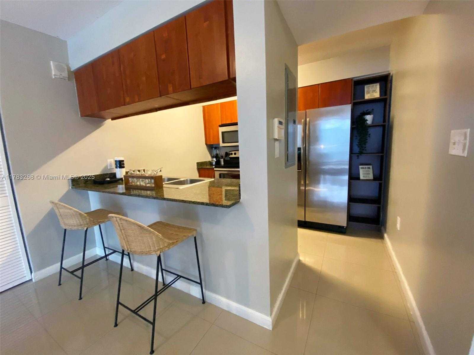 Small Image of 1200 BRICKELL BAY DR #1724, Miami Number 28