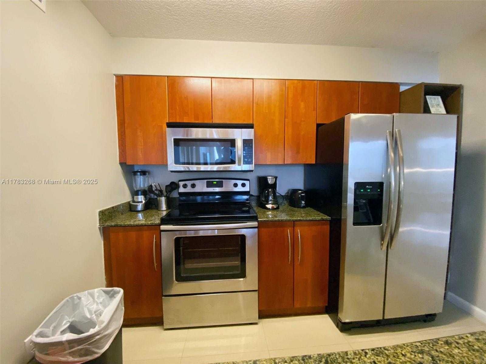 Small Image of 1200 BRICKELL BAY DR #1724, Miami Number 5