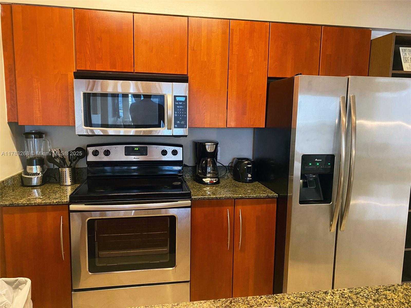 Small Image of 1200 BRICKELL BAY DR #1724, Miami Number 6
