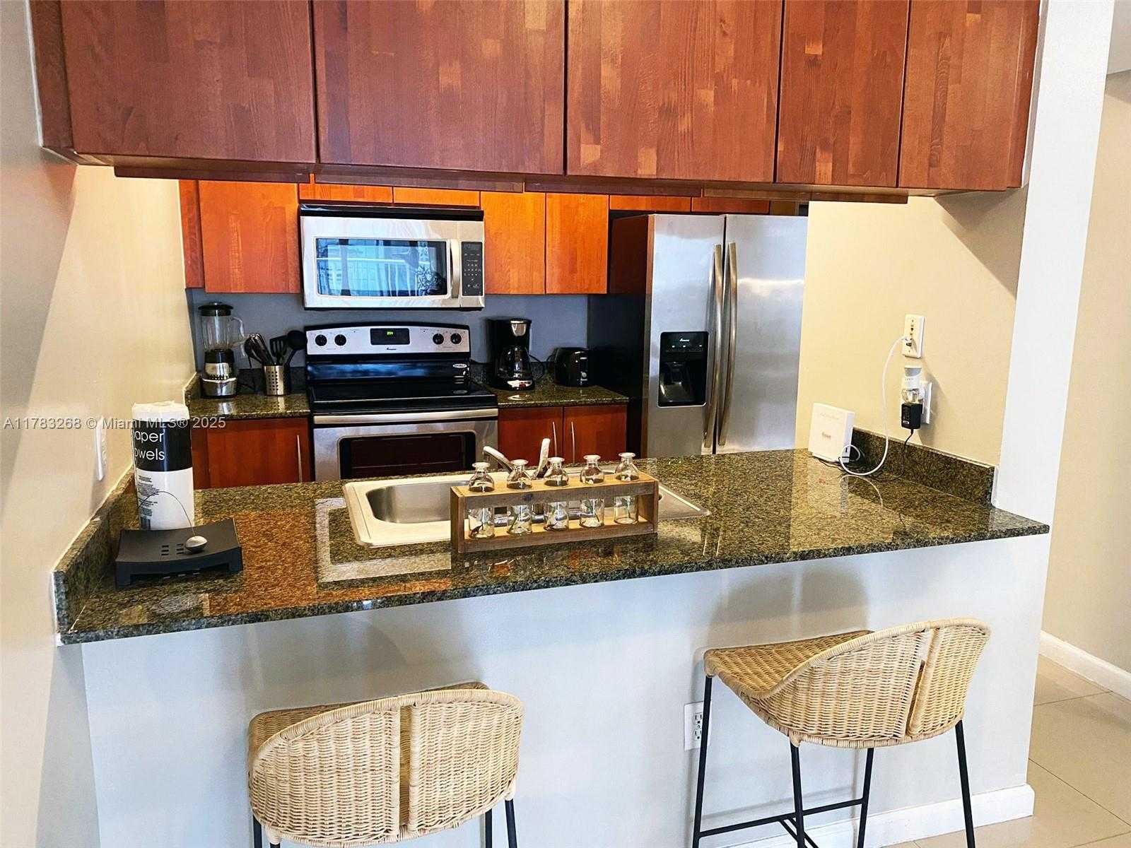 Small Image of 1200 BRICKELL BAY DR #1724, Miami Number 7