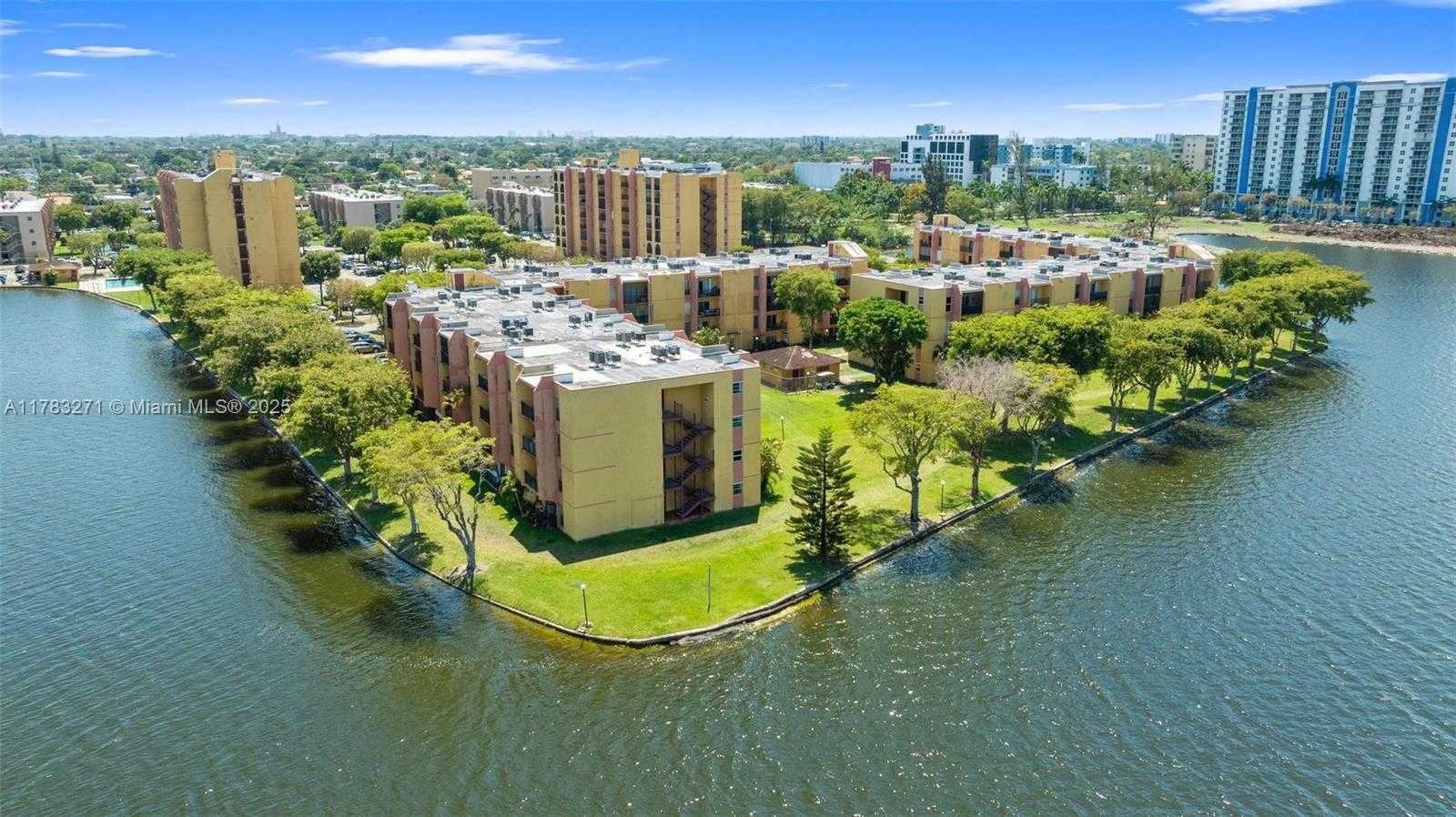 Small Image of 4719 NORTH WEST 7TH ST #304-11, Miami Number 29