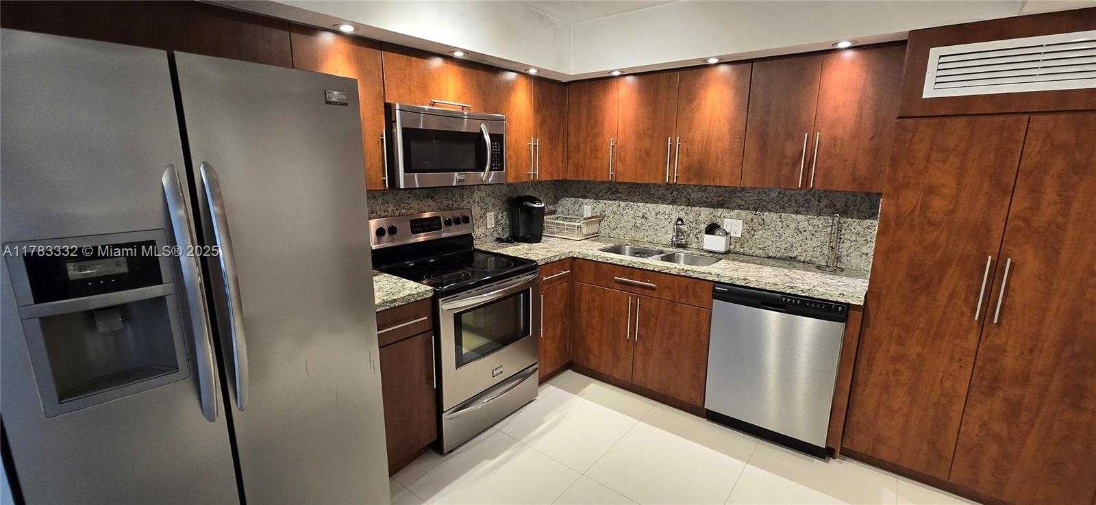 Small Image of 2801 NORTH EAST 183RD ST #714W, Aventura Number 16
