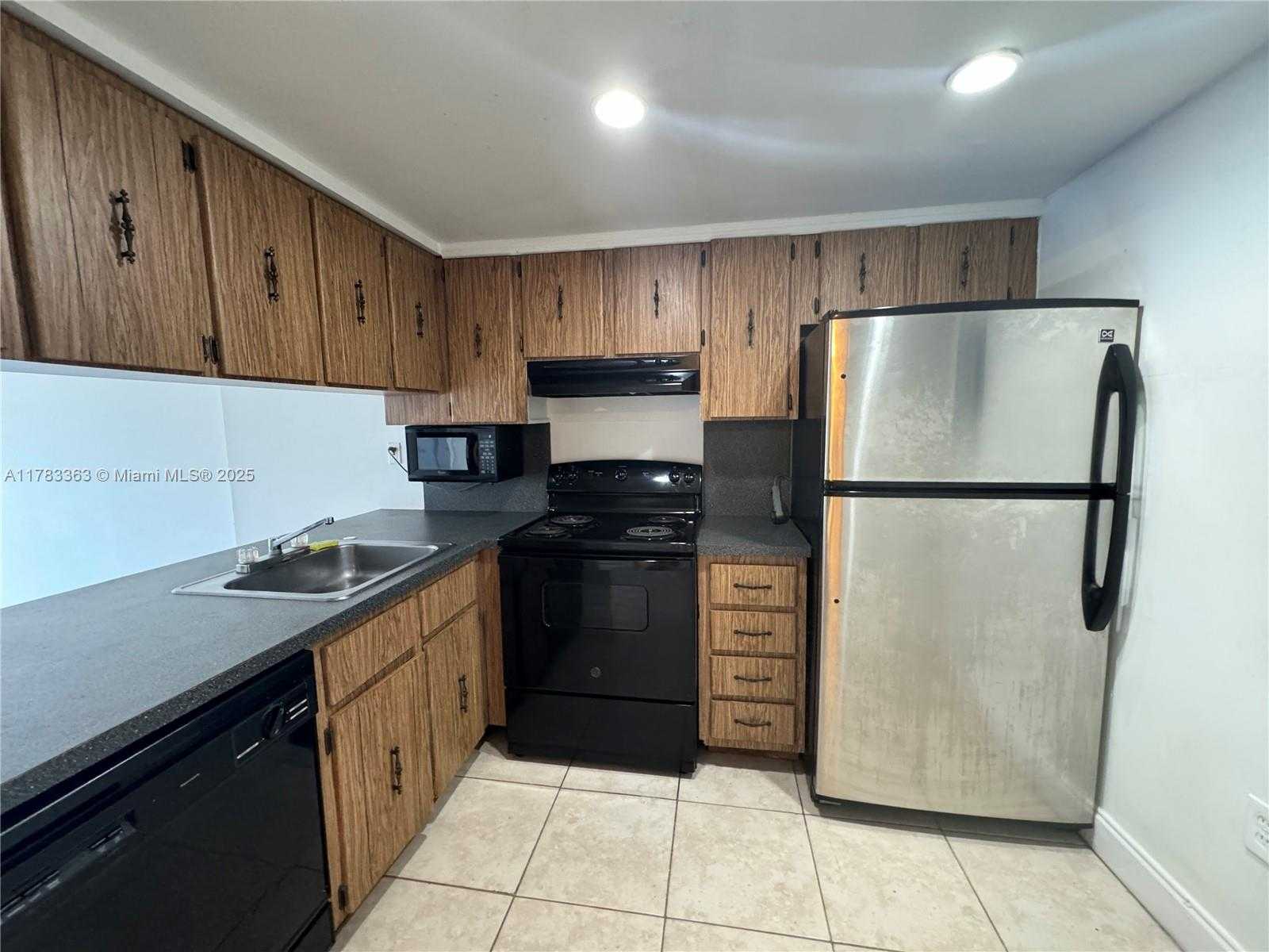 Small Image of 16465 NORTH EAST 22ND AVE #205, North Miami Beach Number 5