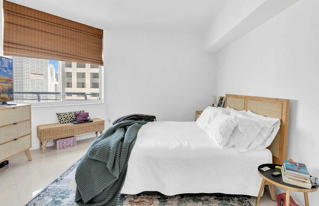 Small Image of 335 SOUTH BISCAYNE BL #3408, Miami Number 12