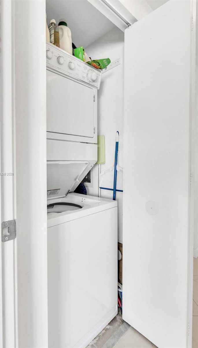 Small Image of 335 SOUTH BISCAYNE BL #3408, Miami Number 16