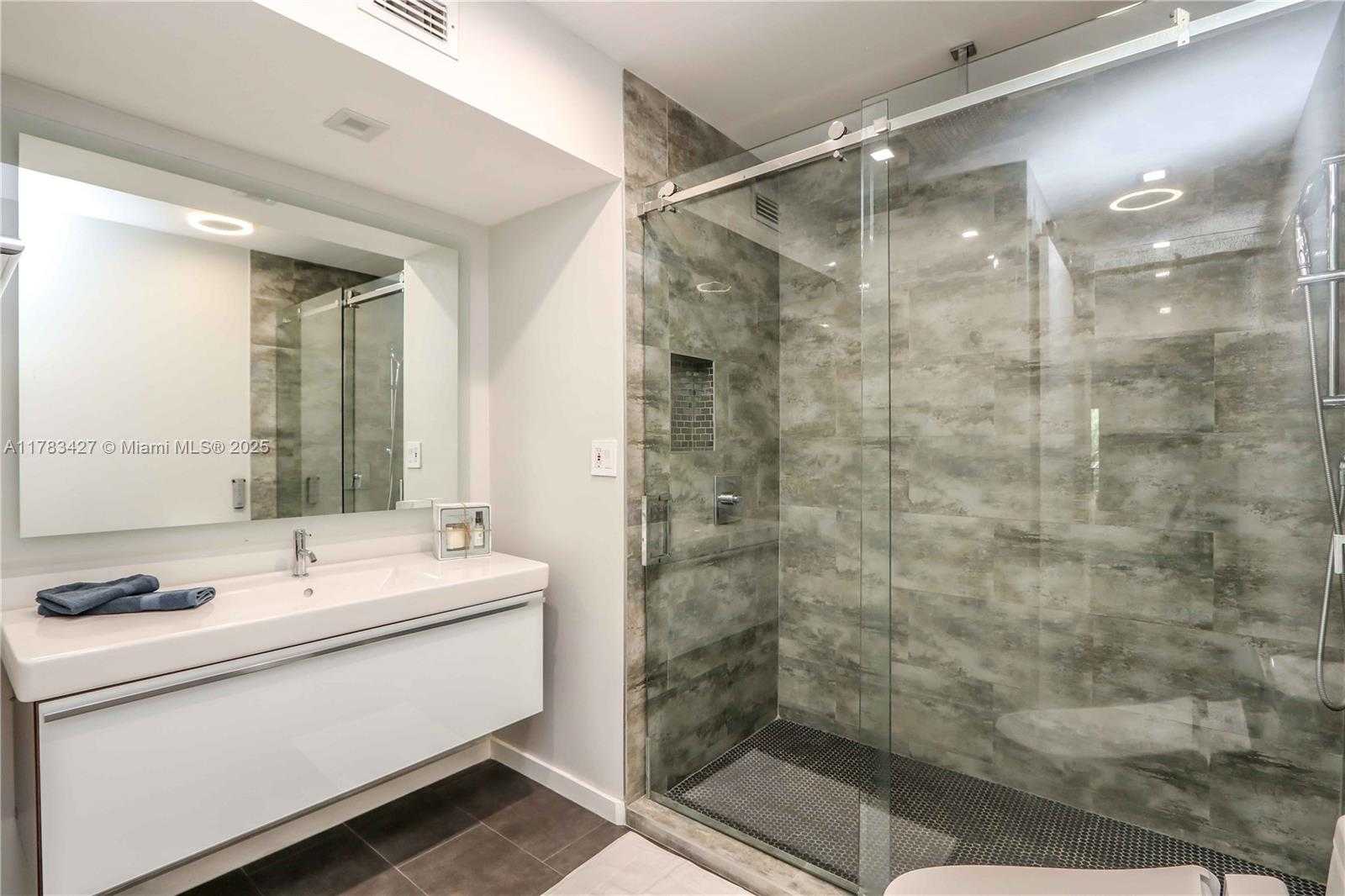 Small Image of 16424 BRIAR PATCH PL, Miami Lakes Number 10