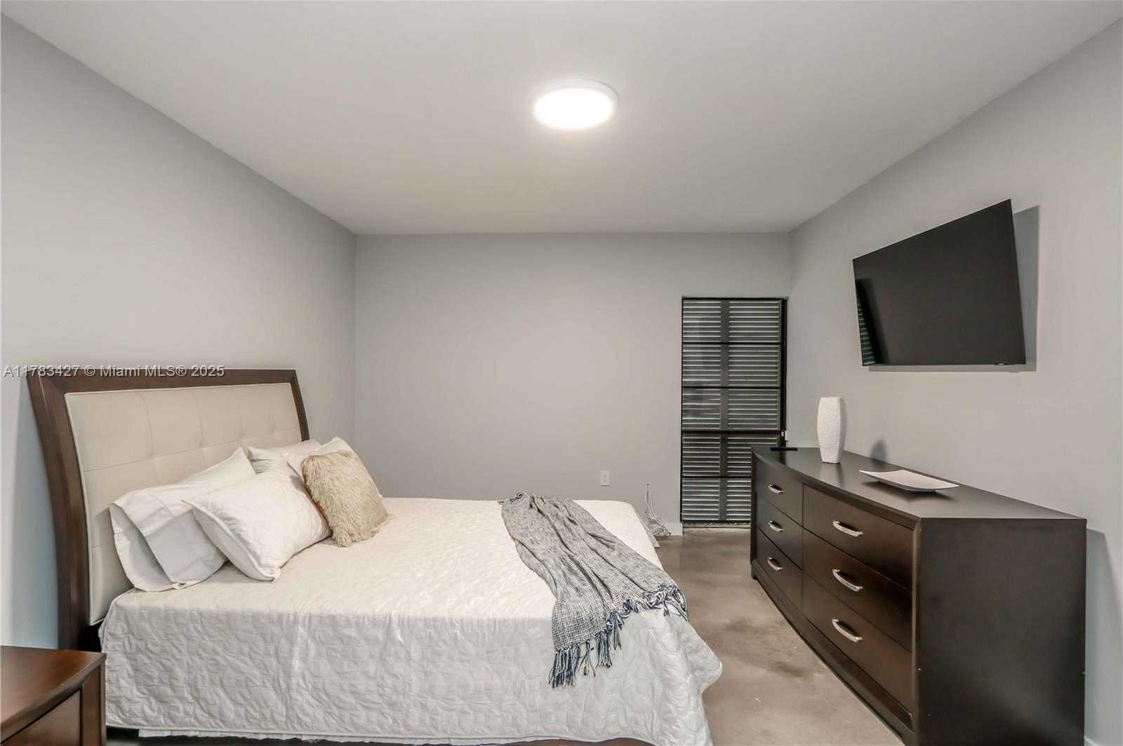 Small Image of 16424 BRIAR PATCH PL, Miami Lakes Number 12