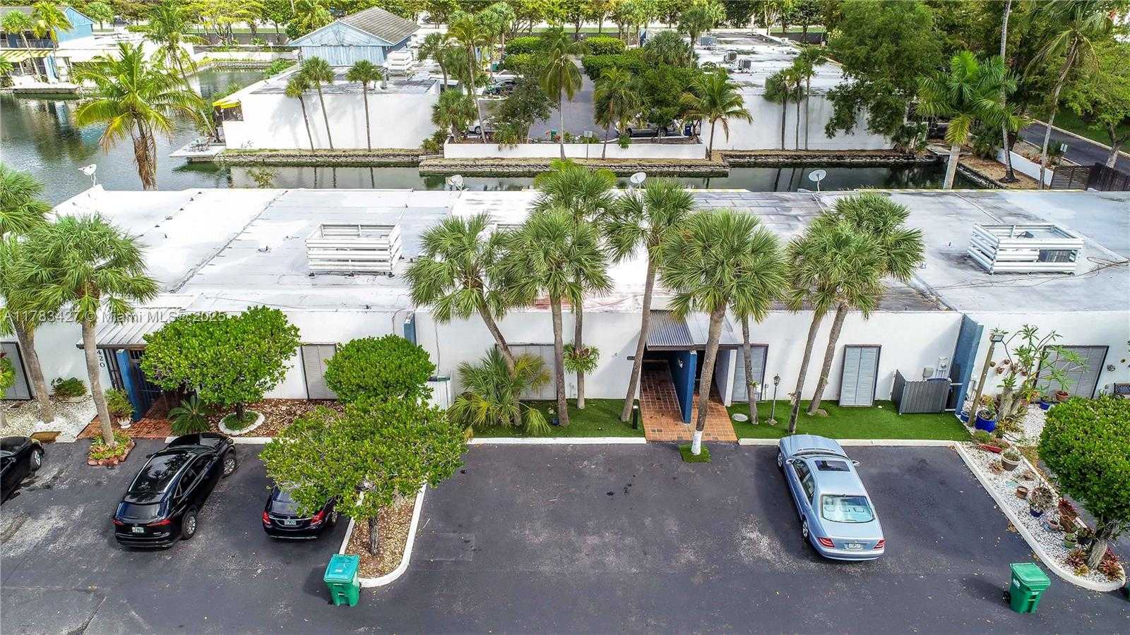 Small Image of 16424 BRIAR PATCH PL, Miami Lakes Number 16