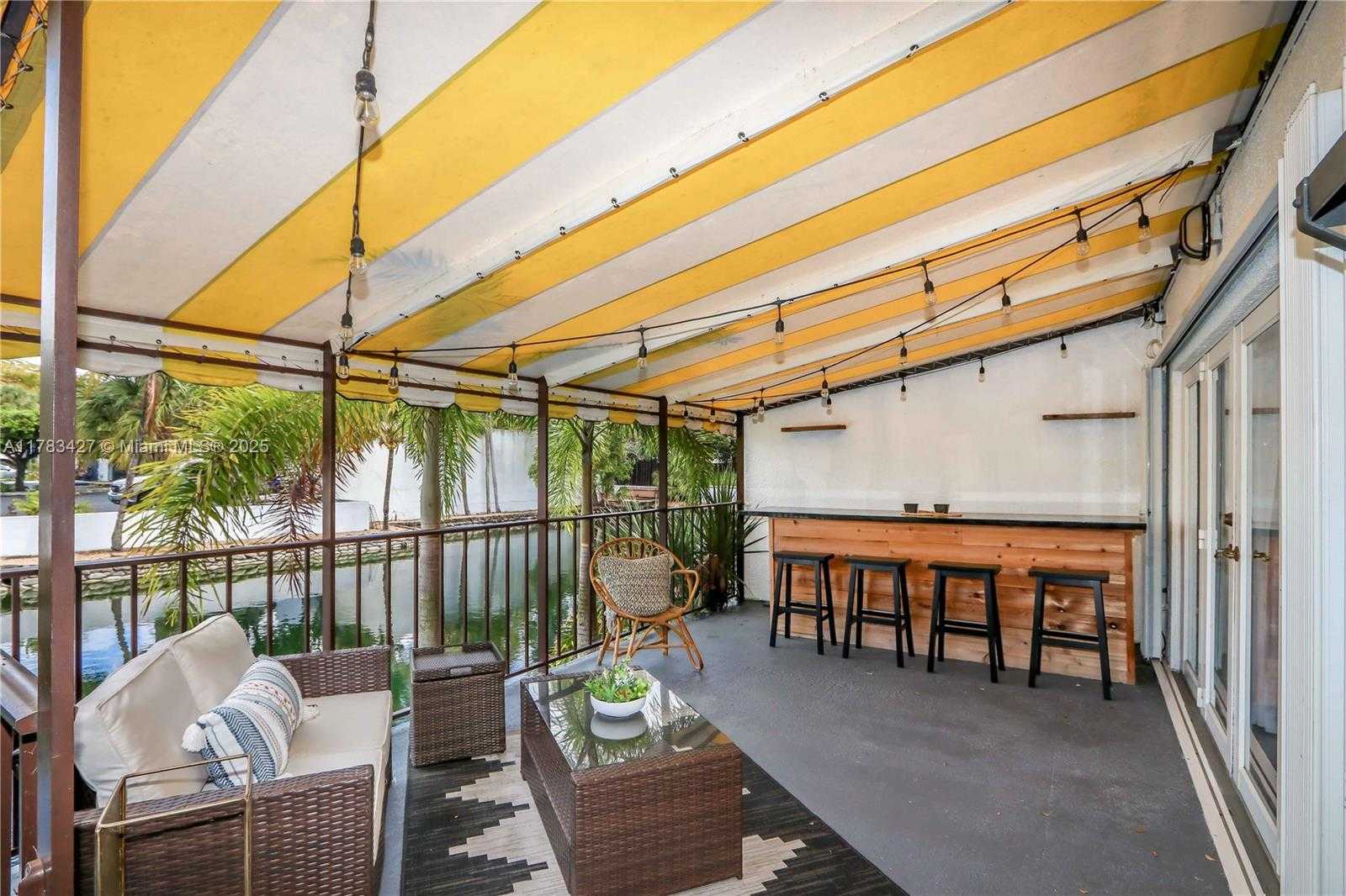 Small Image of 16424 BRIAR PATCH PL, Miami Lakes Number 4