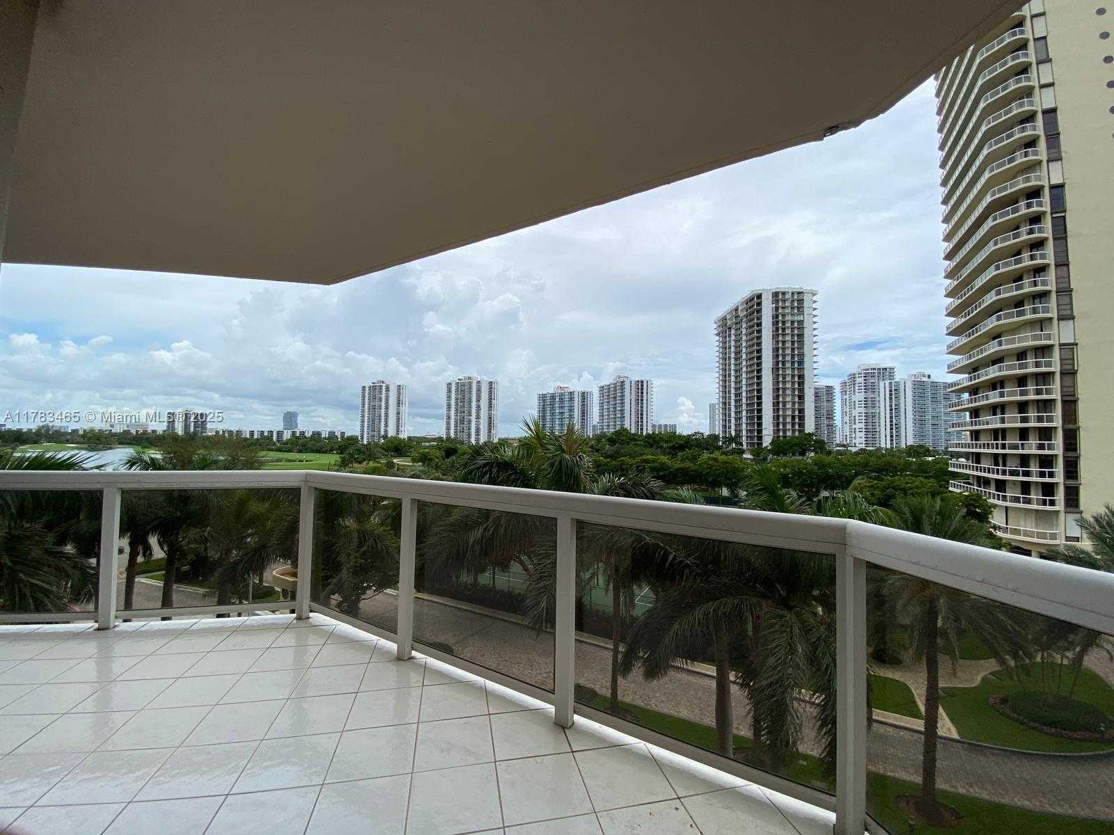 Small Image of 20185 EAST COUNTRY CLUB DR #509, Aventura Number 15