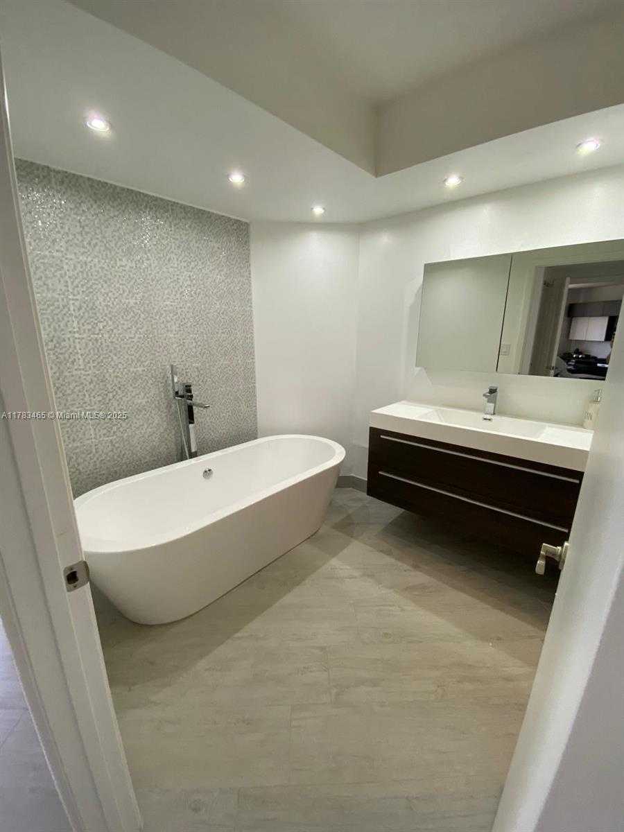 Small Image of 20185 EAST COUNTRY CLUB DR #509, Aventura Number 17