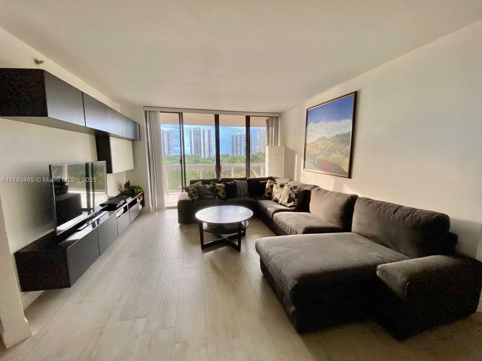 Small Image of 20185 EAST COUNTRY CLUB DR #509, Aventura Number 3