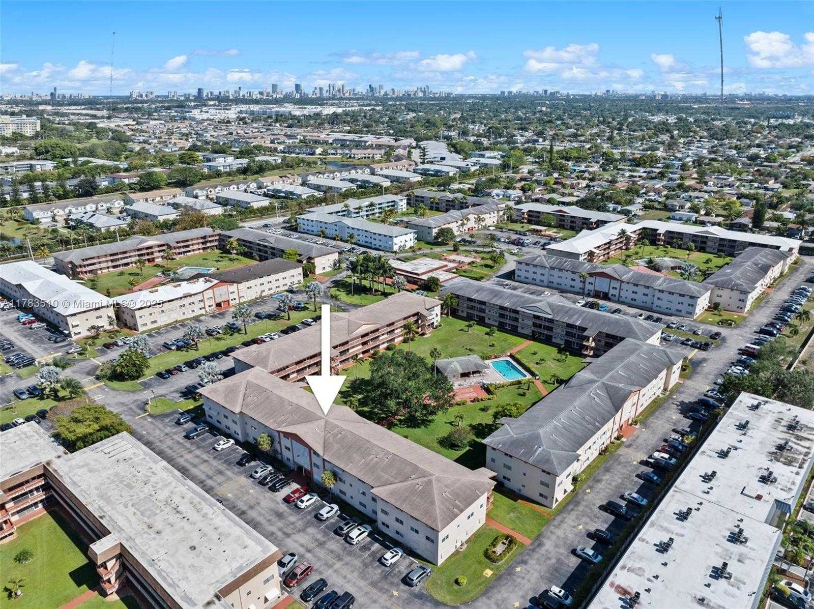 Small Image of 5300 WASHINGTON ST #G323, Hollywood Number 32