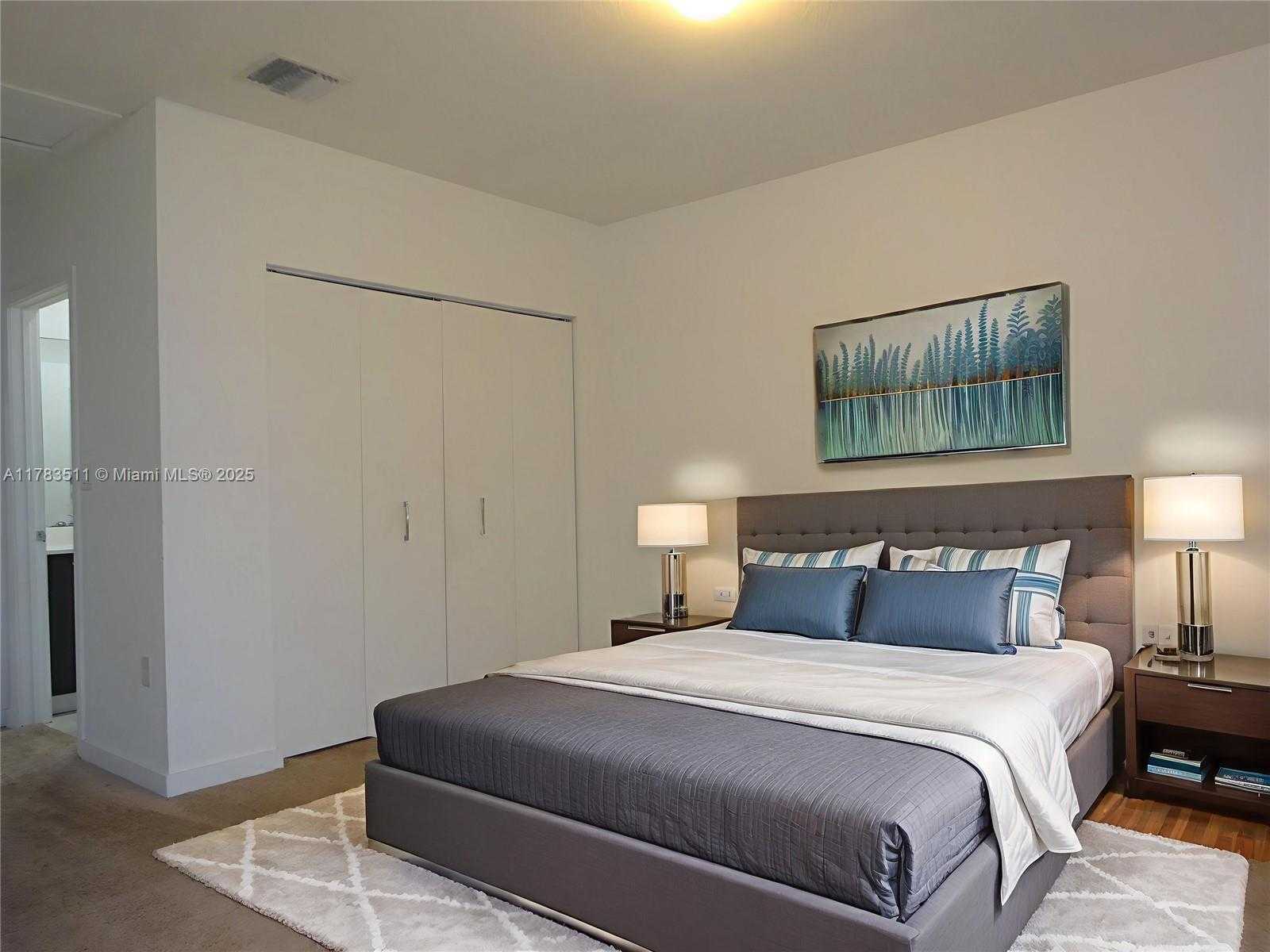 Small Image of Lauderhill Number 10